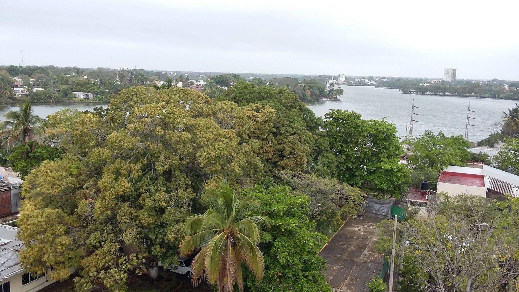 Hotel & Suites Real Del Lago Villahermosa Dış mekan fotoğraf